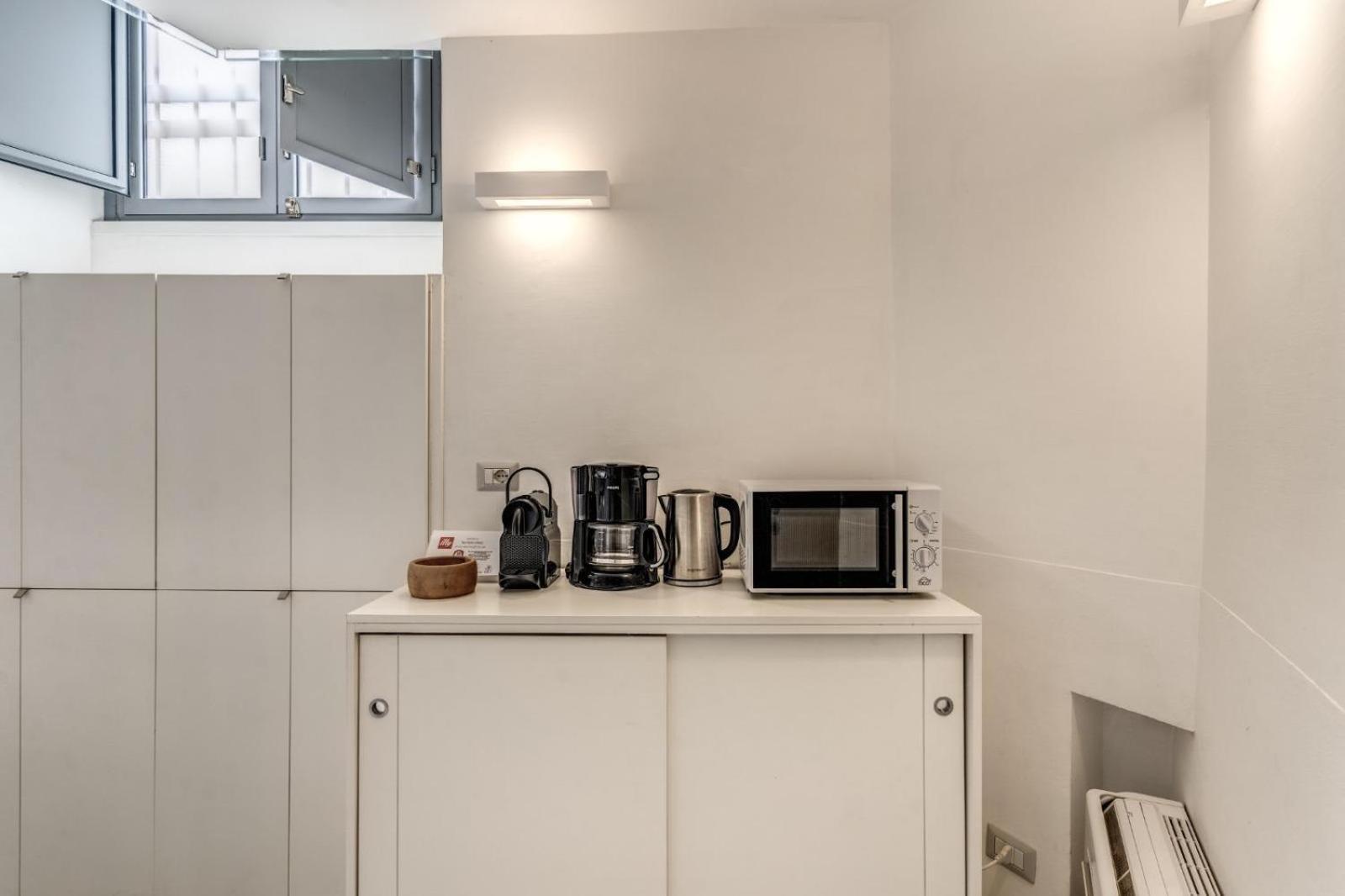 Elegant Flat In The Historic Near Colosseum! Appartamento *