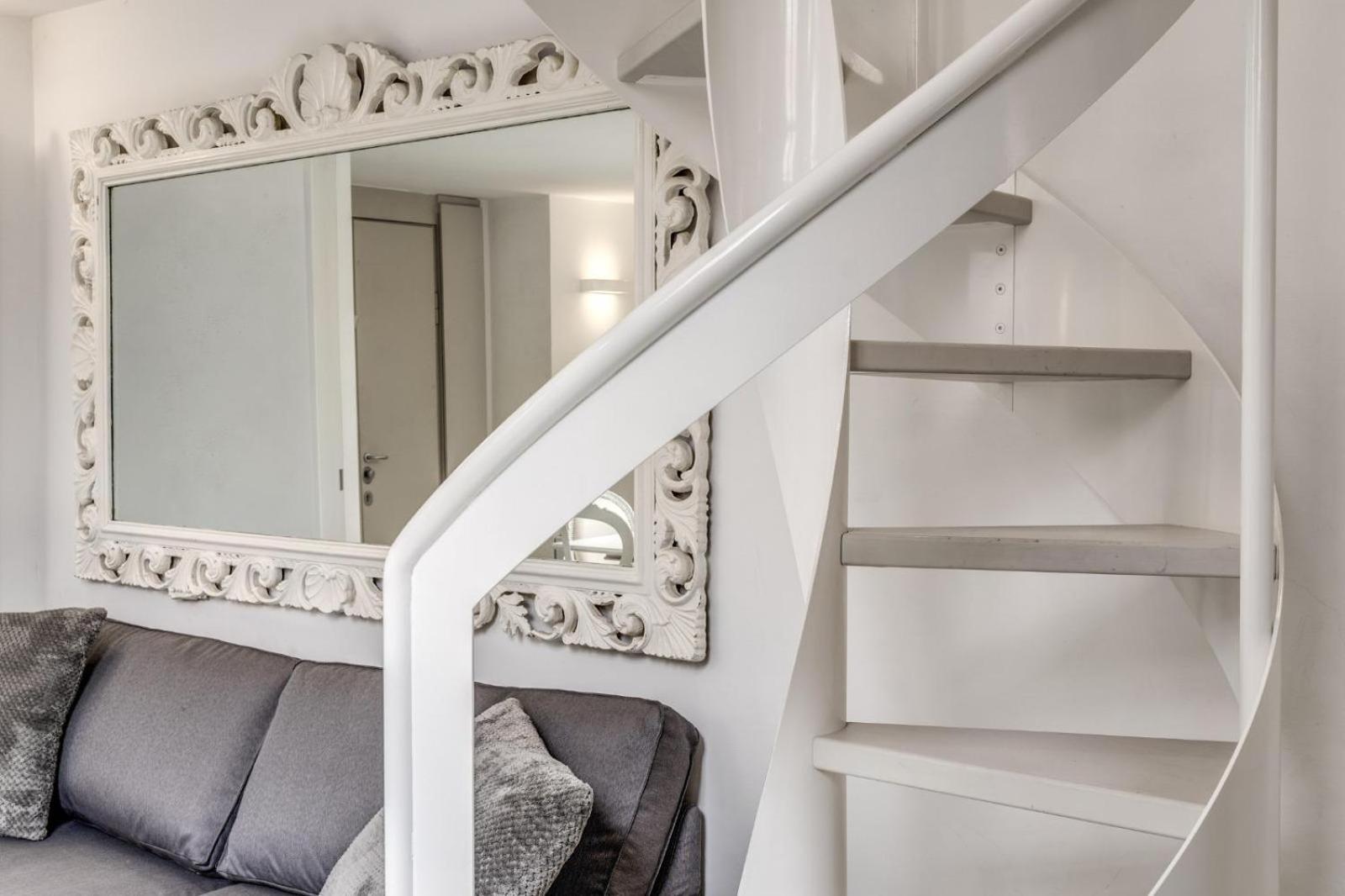 Elegant Flat In The Historic Near Colosseum! * Roma