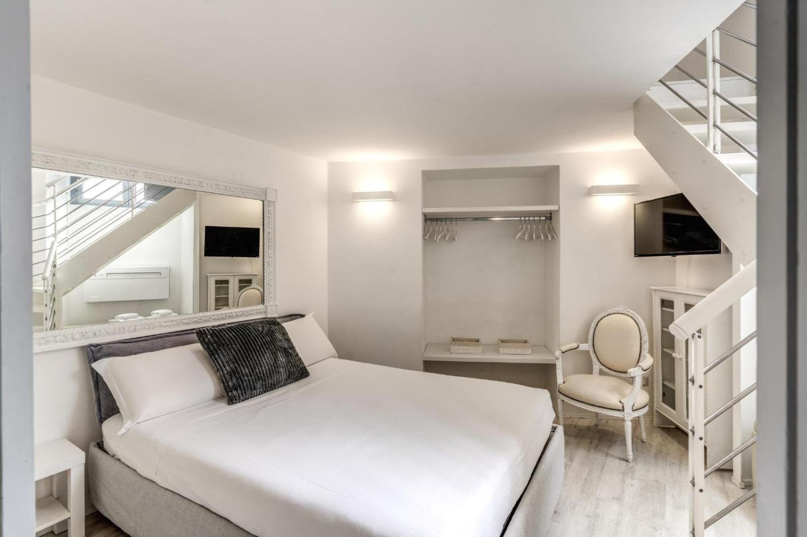 Elegant Flat In The Historic Near Colosseum! * Roma