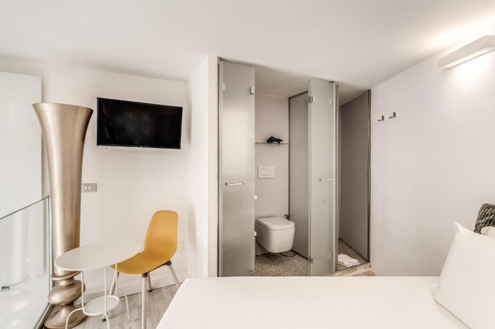 Elegant Flat In The Historic Near Colosseum! * Roma