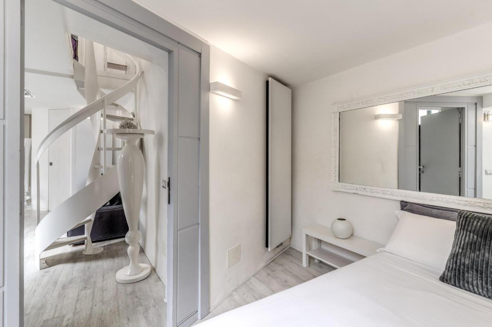 Appartamento Elegant Flat In The Historic Near Colosseum! *